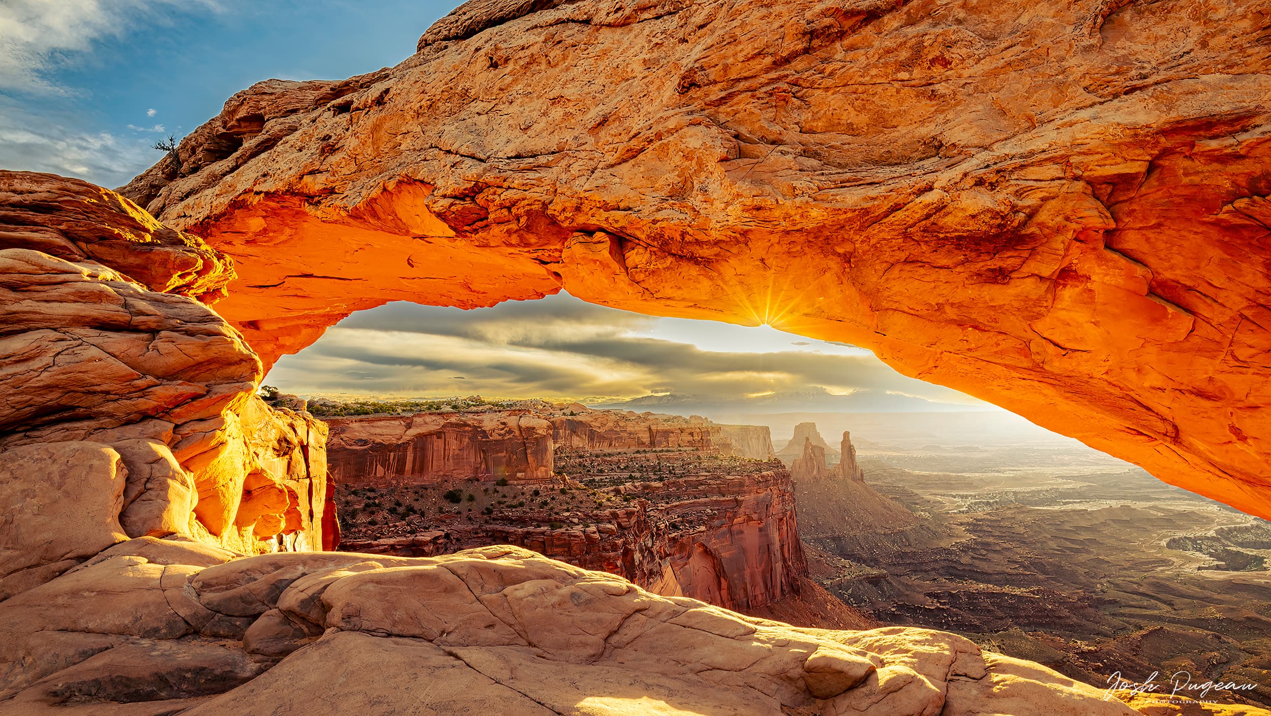 2022 Mesa Arch Golden Starburst web 2500