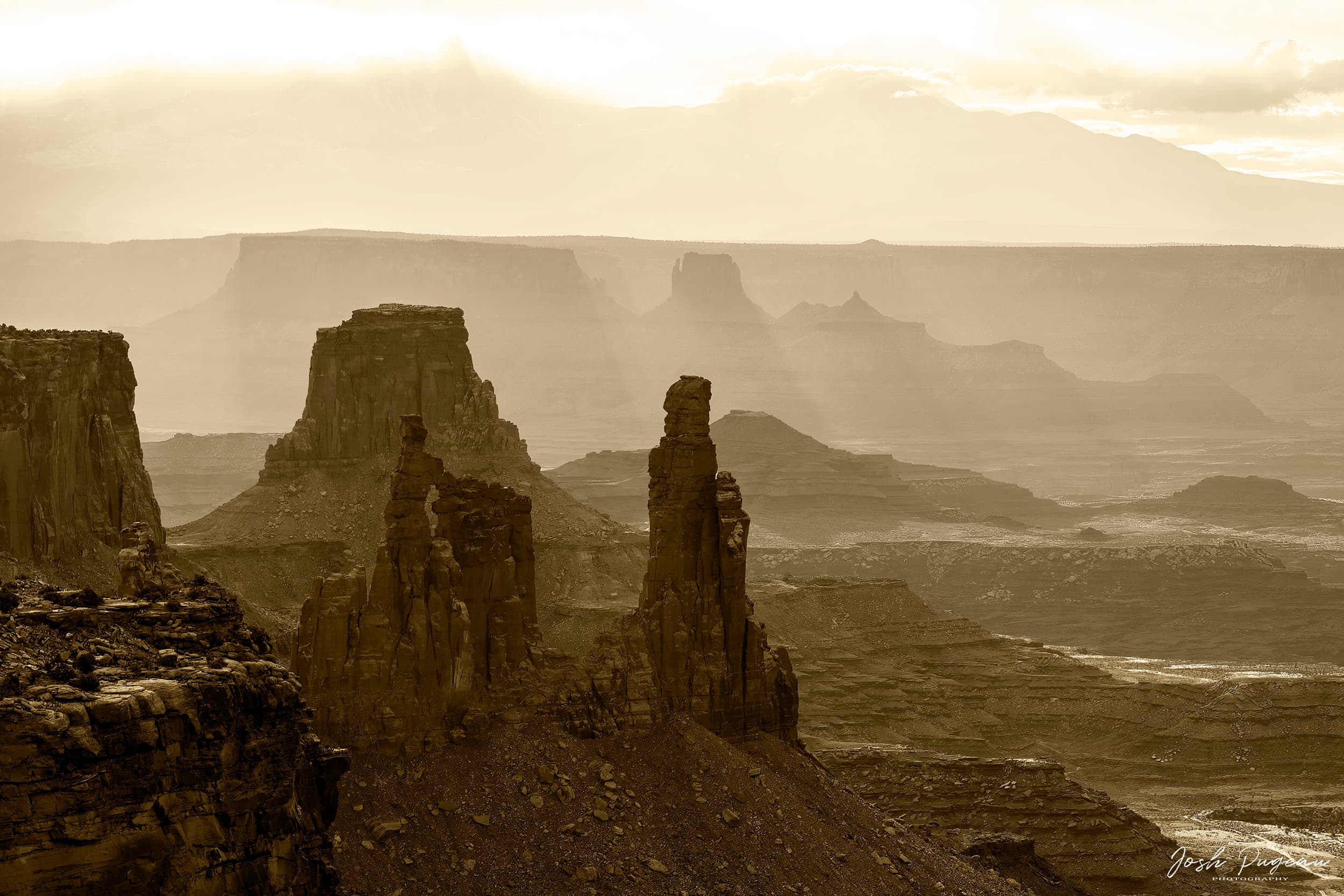 2022 Washer Woman Arch Sunrise Sepia web 2500